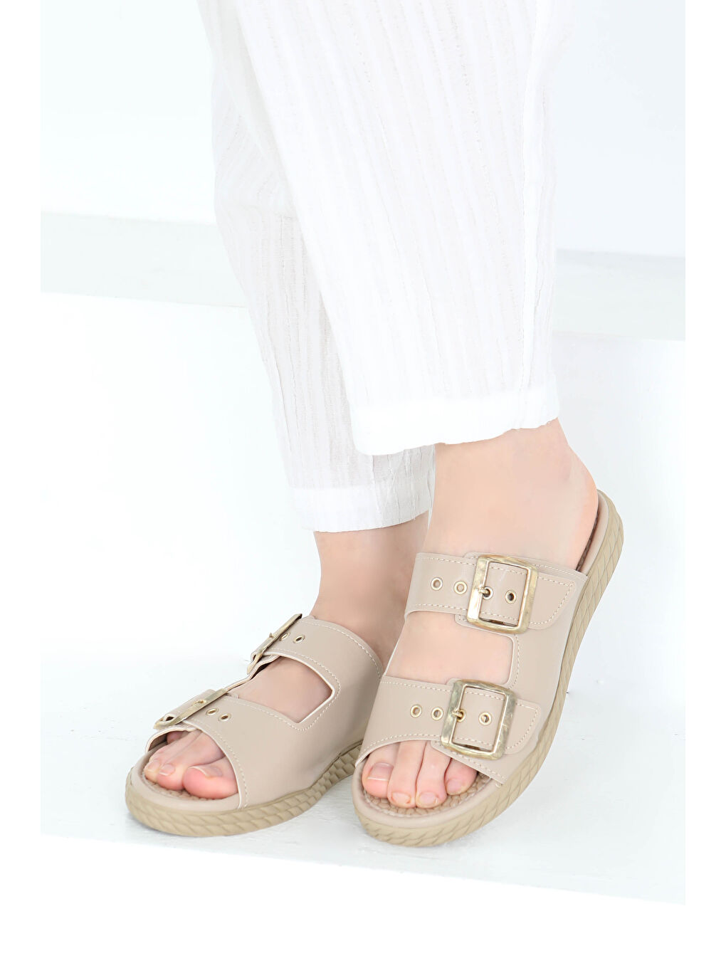 Bej Kadın Vizon Çift Tokalı Terlik - 27354-1