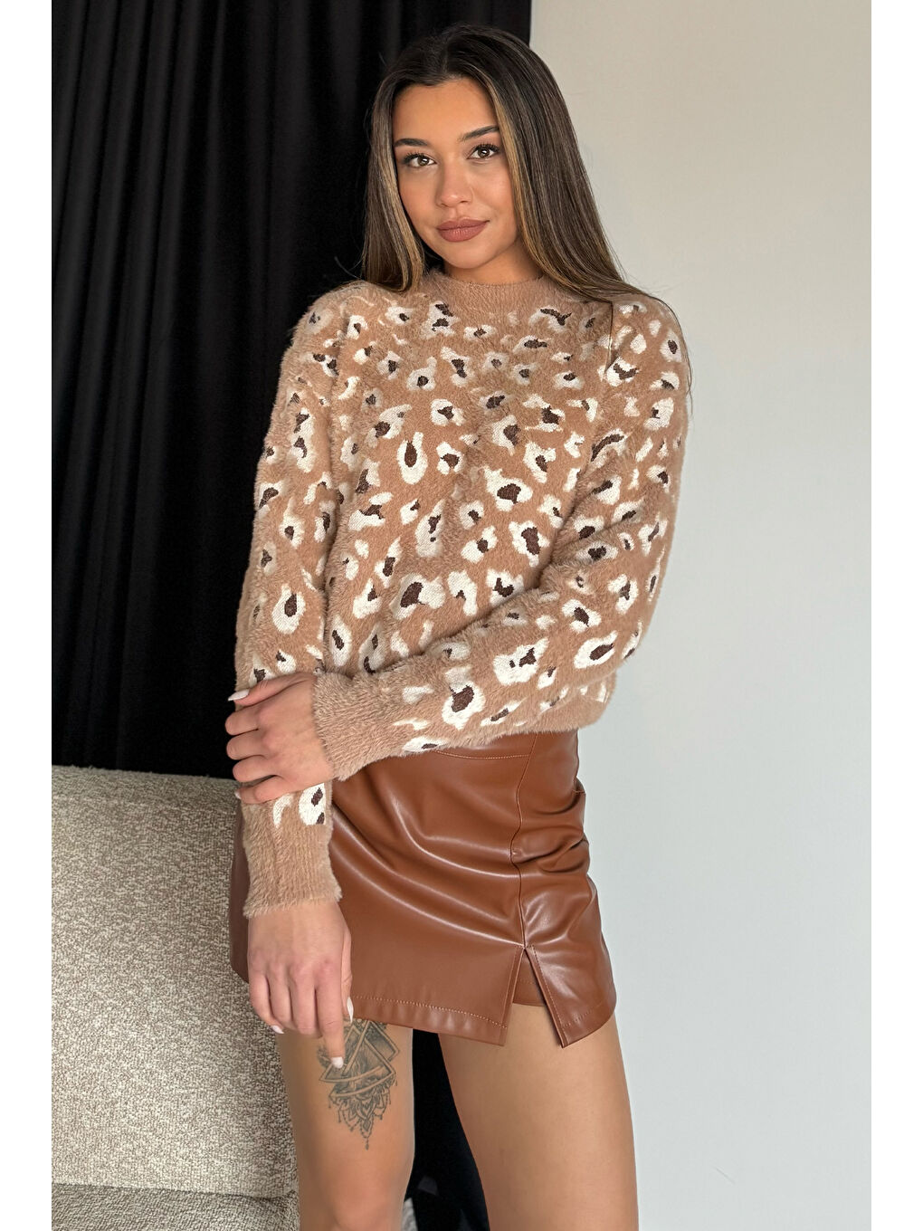 Bej Leopar Desen  İpilik Kadın Triko Bluz