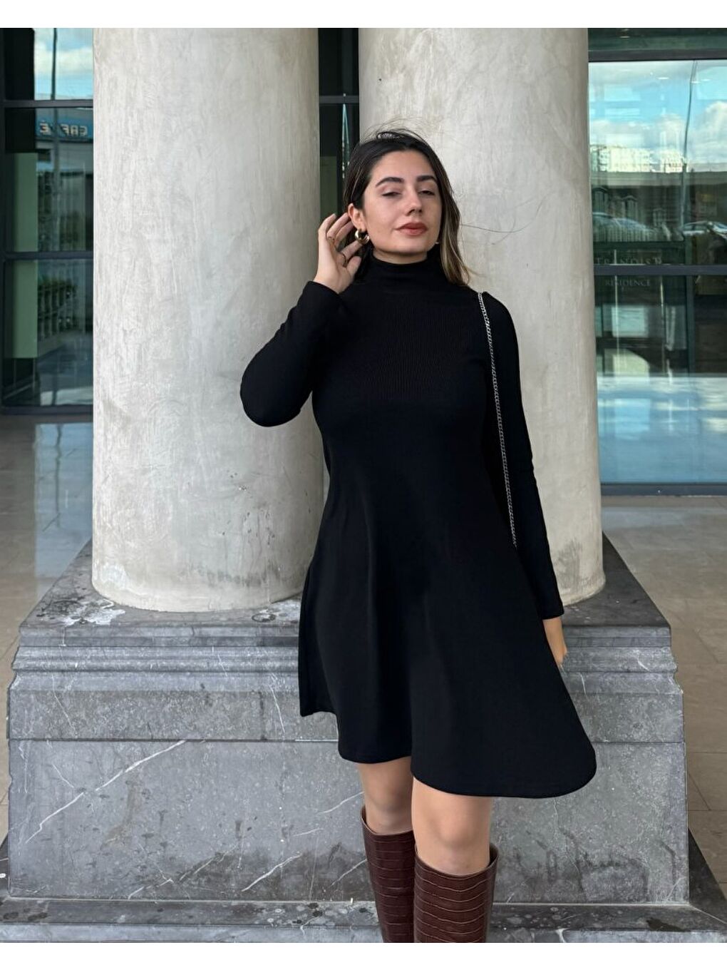 Siyah Kadın Uzun Kollu Balıkçı Yaka Salaş Kusa Akrilik Elbise-4