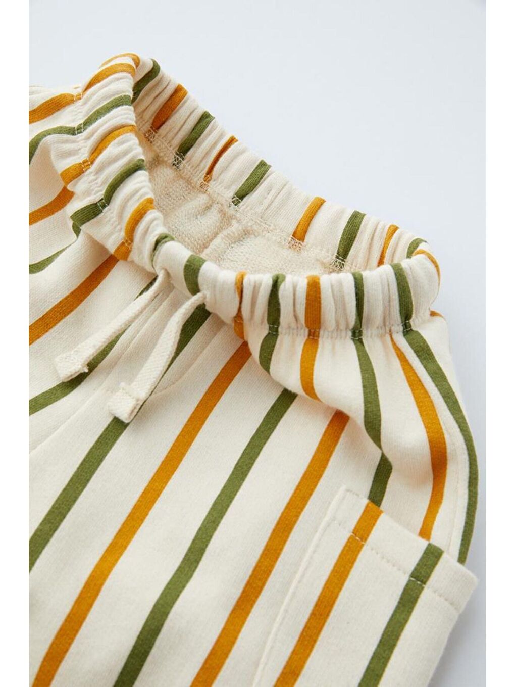 Karışık Erkek Çocuk Aslan Desenli Beyaz Pamuklu T-Shirt Çizgili Eşofman Alt-Üst Takım-3