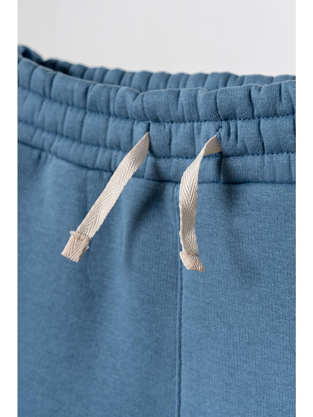 Mavi 3 İp Çiçek Nakışlı Kız Çocuk Eşofman Altı-1