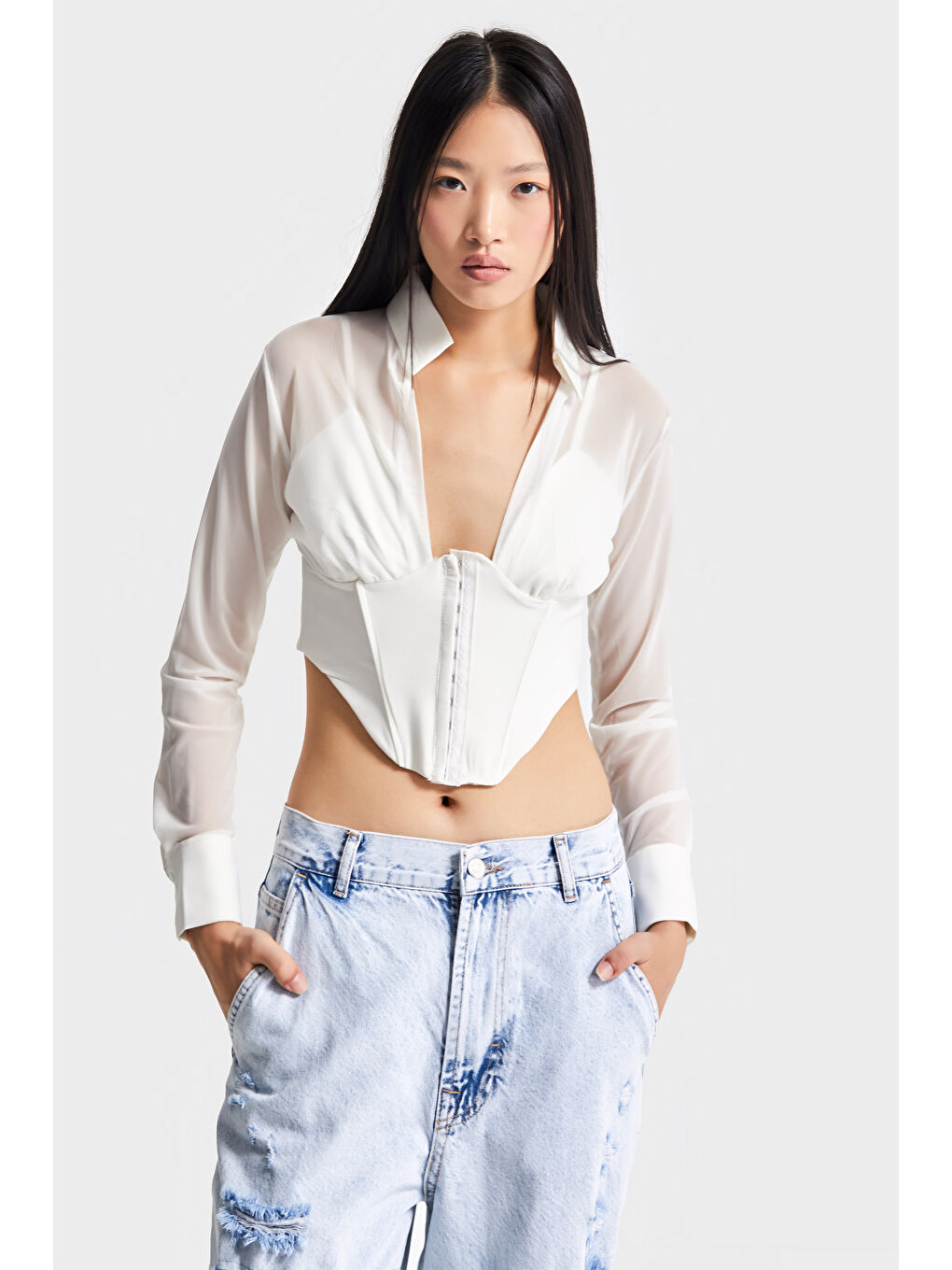 Kadın Ekru Renk Tül Detaylı Belden Oturmalı Uzun Kol Özel Tasarım Crop Top