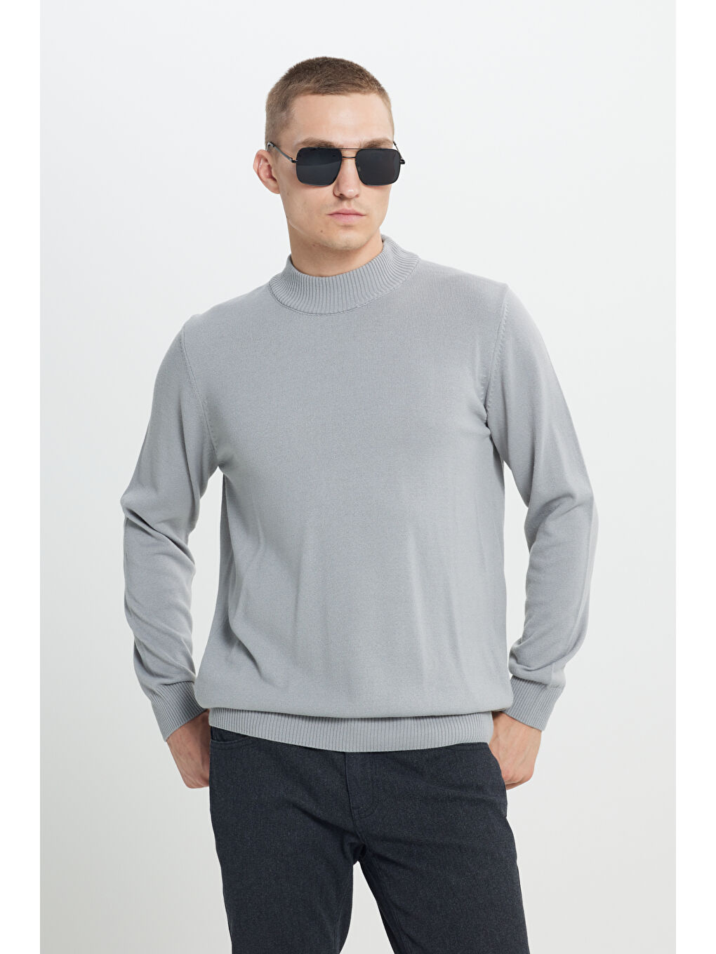 Erkek Gri Melanj Tüylenme Yapmayan Anti-Pilling Standart Fit Yarım Balıkçı Yaka Triko Kazak