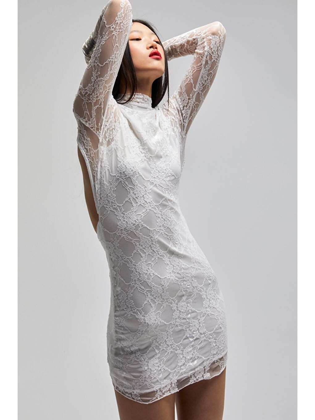 Kadın Kırık Beyaz Renk İçi Astarlı Ful Dantelli Özel Tasarım Mini Elbise-4