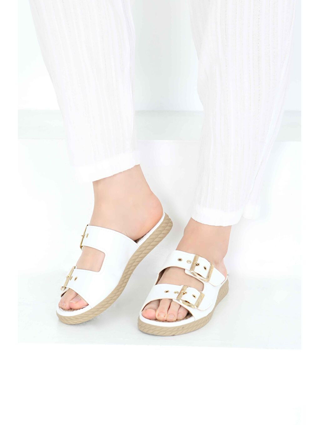 Kadın Beyaz Çift Tokalı Terlik - 27354-3
