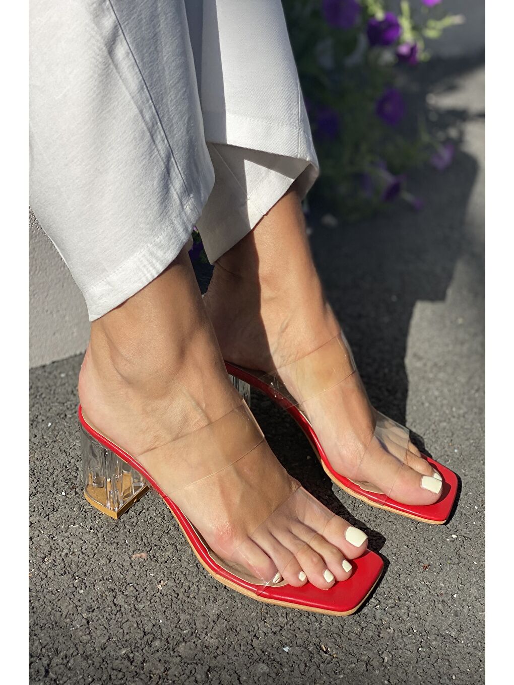 Kırmızı Şeffaf Bant Ve Topuk Detay Topuklu Ayakkabı