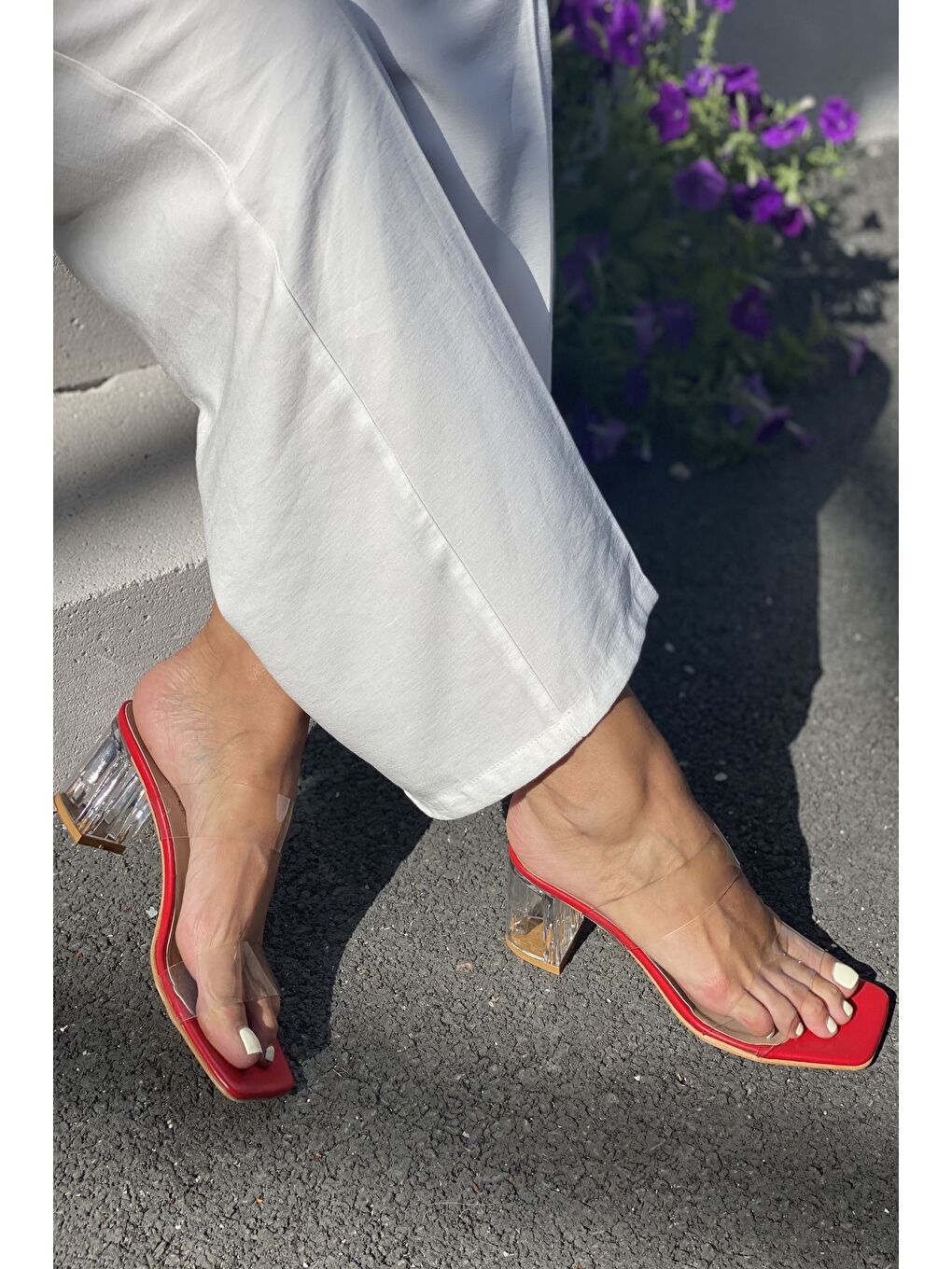 Kırmızı Şeffaf Bant Ve Topuk Detay Topuklu Ayakkabı-2