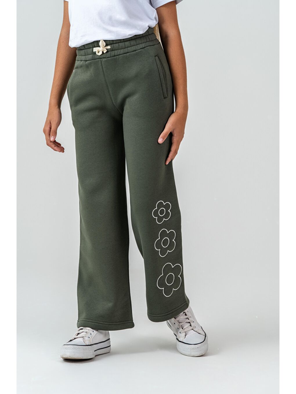 Haki 3 İp Çiçek Nakışlı Kız Çocuk Eşofman Altı-1