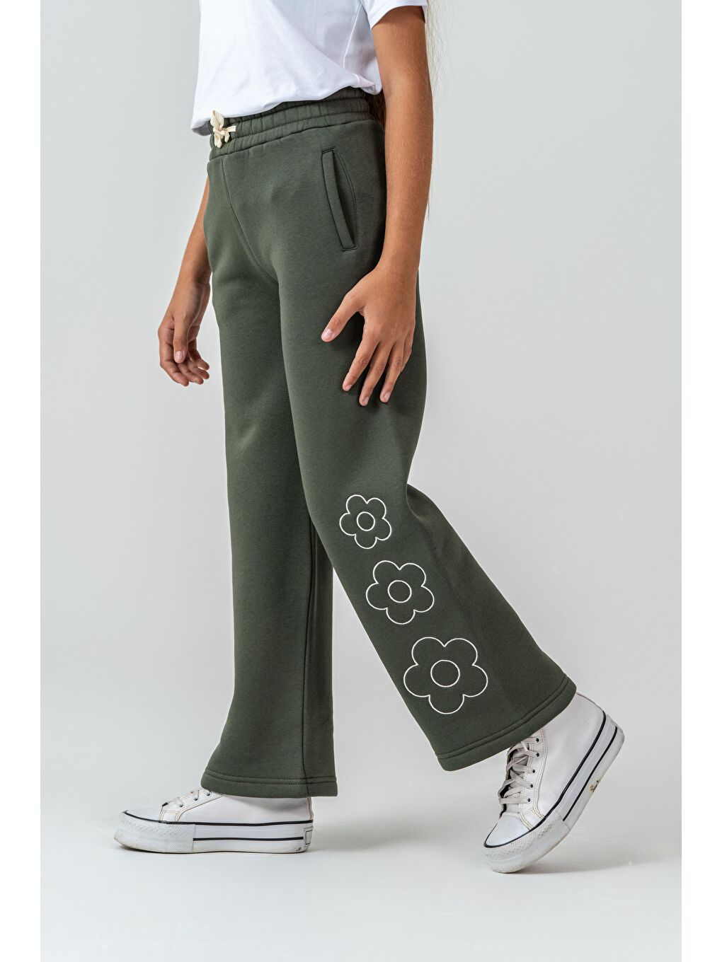 Haki 3 İp Çiçek Nakışlı Kız Çocuk Eşofman Altı-2