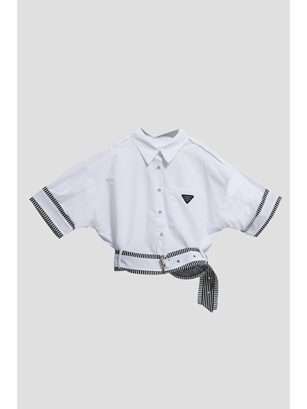 Kadın Beyaz Renk Oversize Kemer Detaylı Önü Düğmeli Crop Top Kumaş Gömlek-1