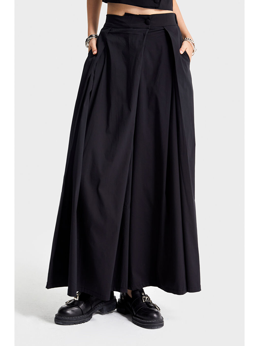 Kadın Siyah Renk Süper Palazzo Fit Özel Kumaş Pileli Tasarım Pantolon