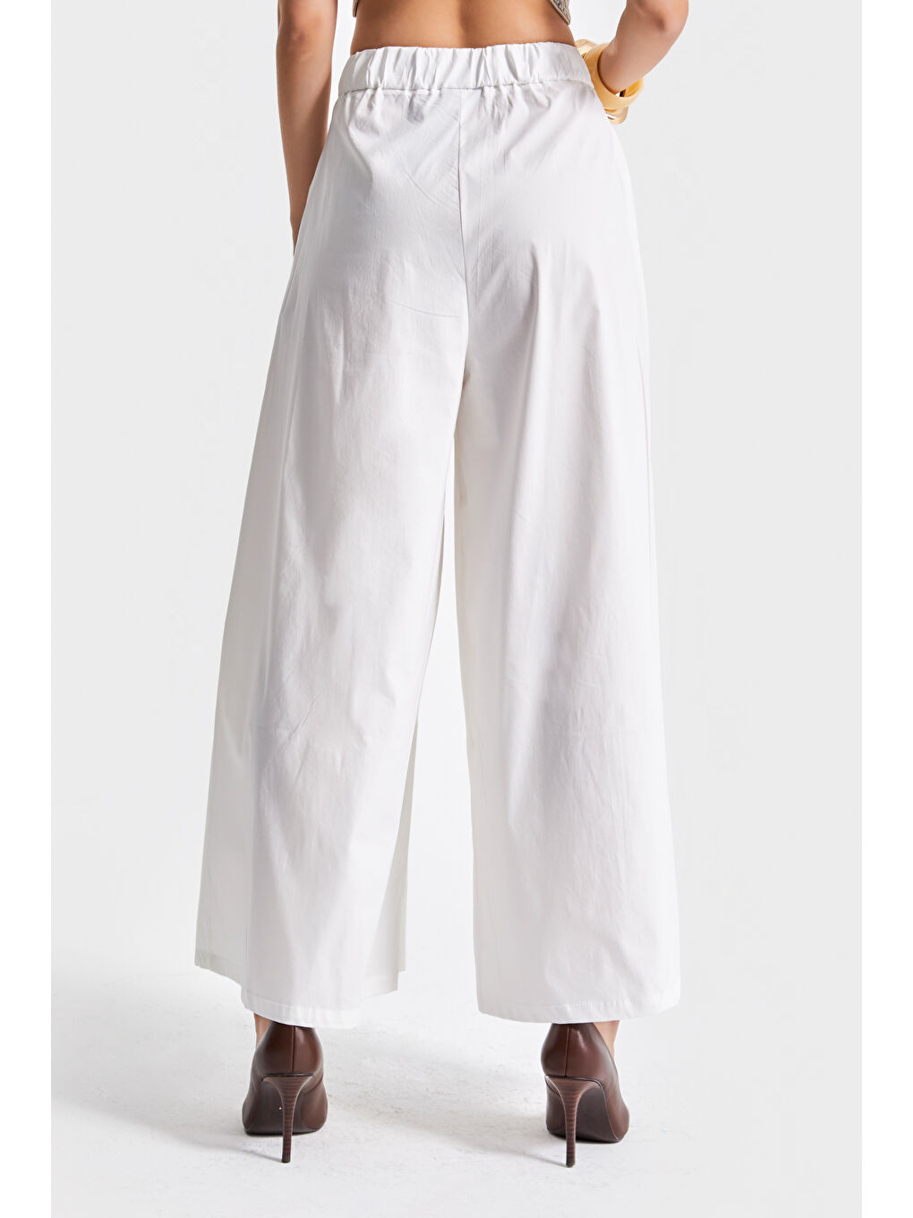 Kadın Ekru Renk Süper Palazzo Fit Özel Kumaş Pileli Tasarım Pantolon-5