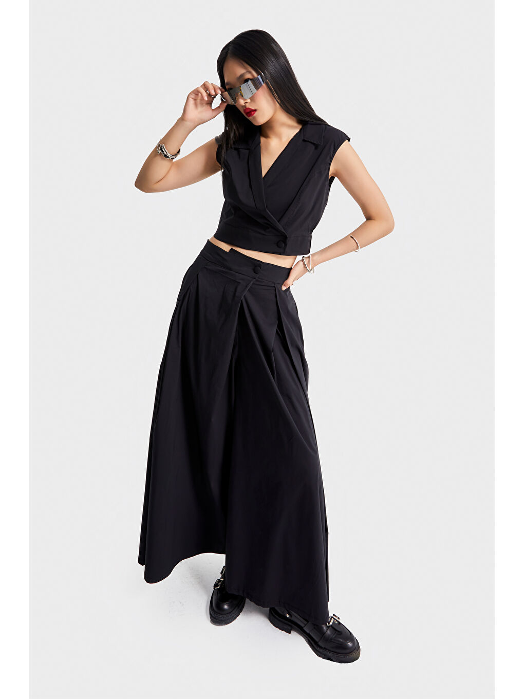 Kadın Siyah Renk Süper Palazzo Fit Özel Kumaş Pileli Tasarım Pantolon-2