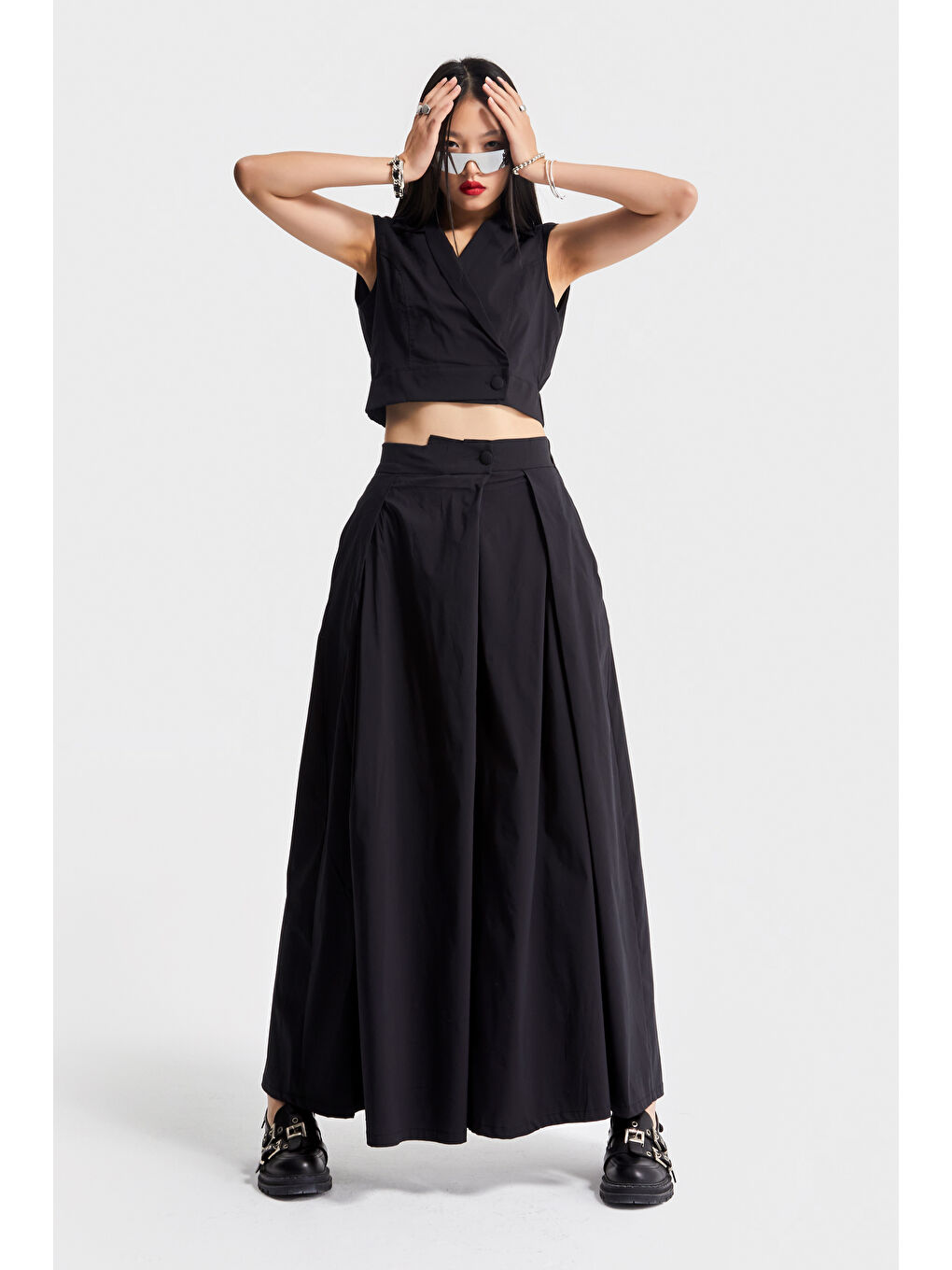 Kadın Siyah Renk Süper Palazzo Fit Özel Kumaş Pileli Tasarım Pantolon-3