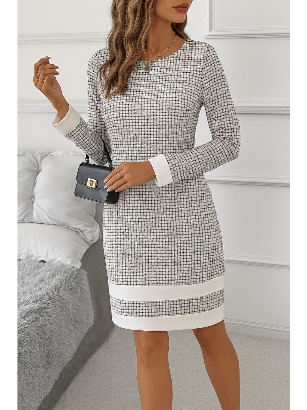 Beyaz Kadın Uzun Kollu Yuvarlak Yaka Etek Ucu şerit Detaylı Mini Dokuma Elbise-1