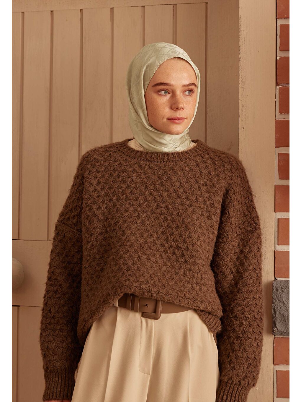 Bej Porto Jakarlı Şal Taş-1