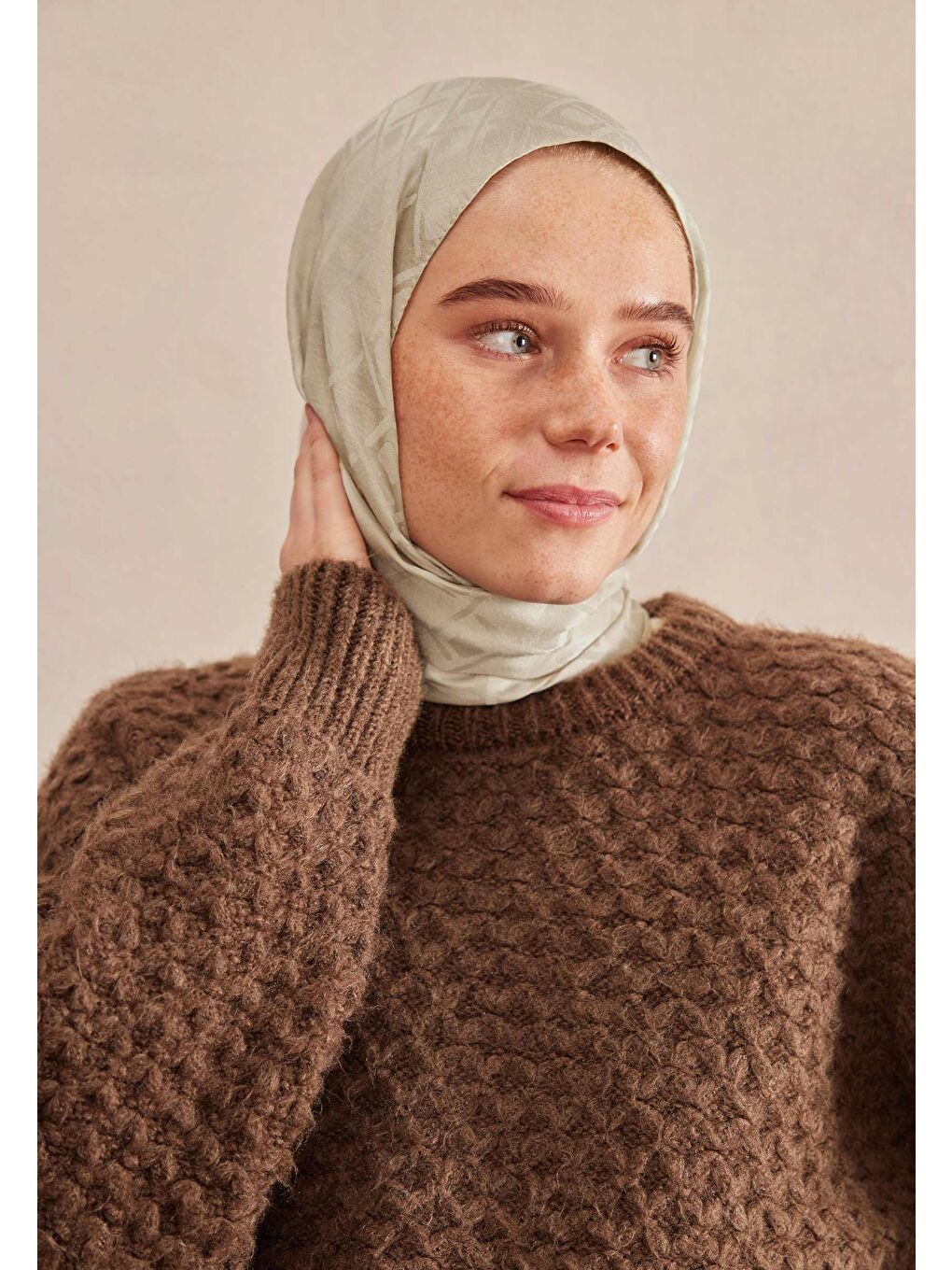 Bej Porto Jakarlı Şal Taş-2