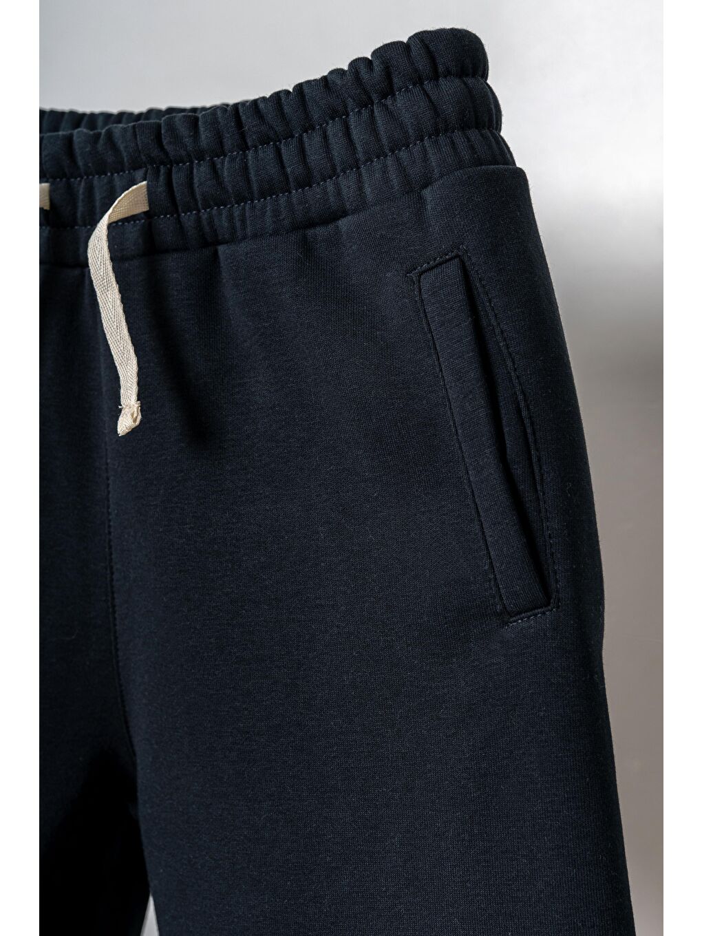 Lacivert 3 İp Çiçek Nakışlı Kız Çocuk Eşofman Altı-2