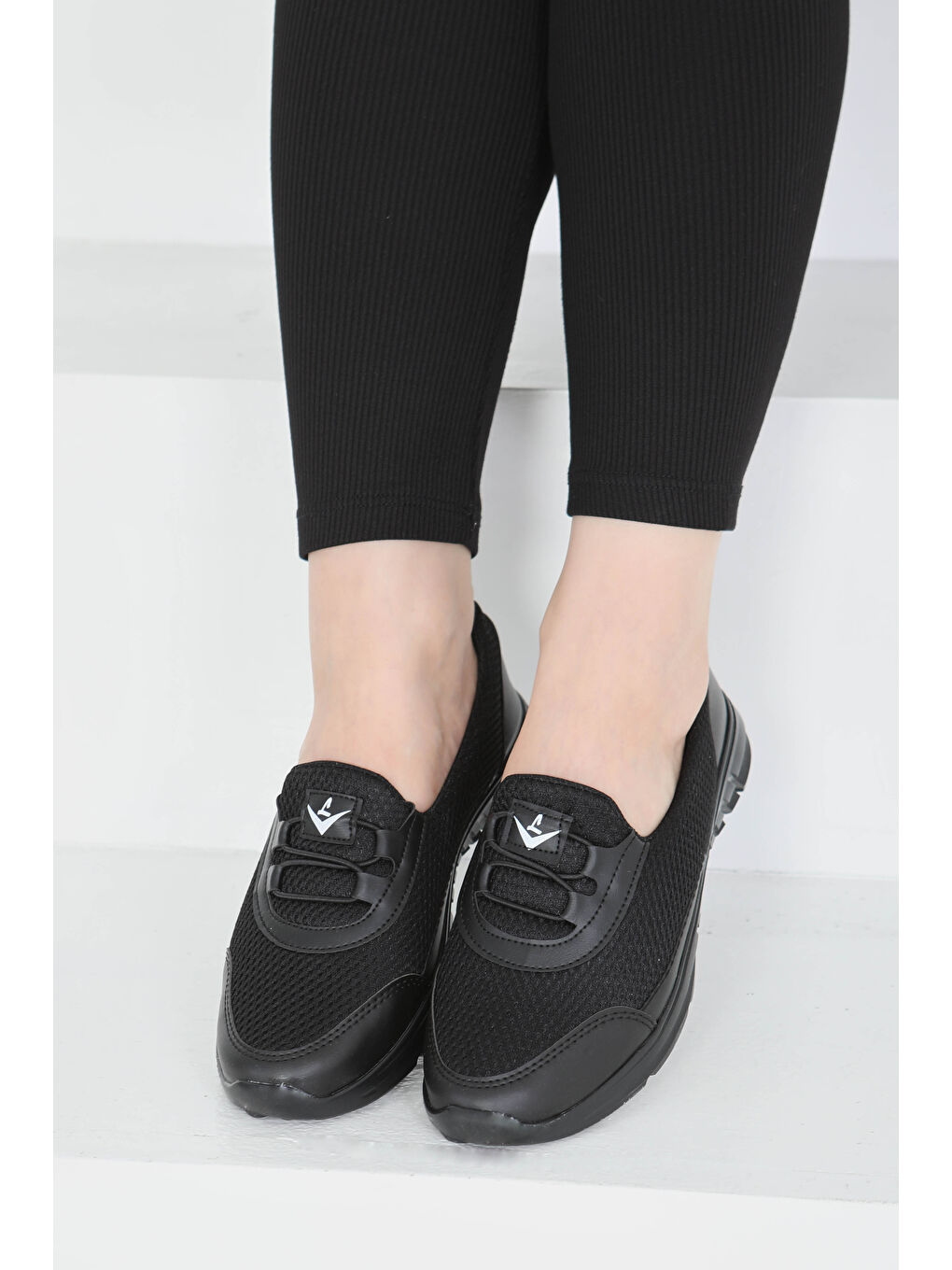 Kadın Siyah Lastikli File Babet - 27355