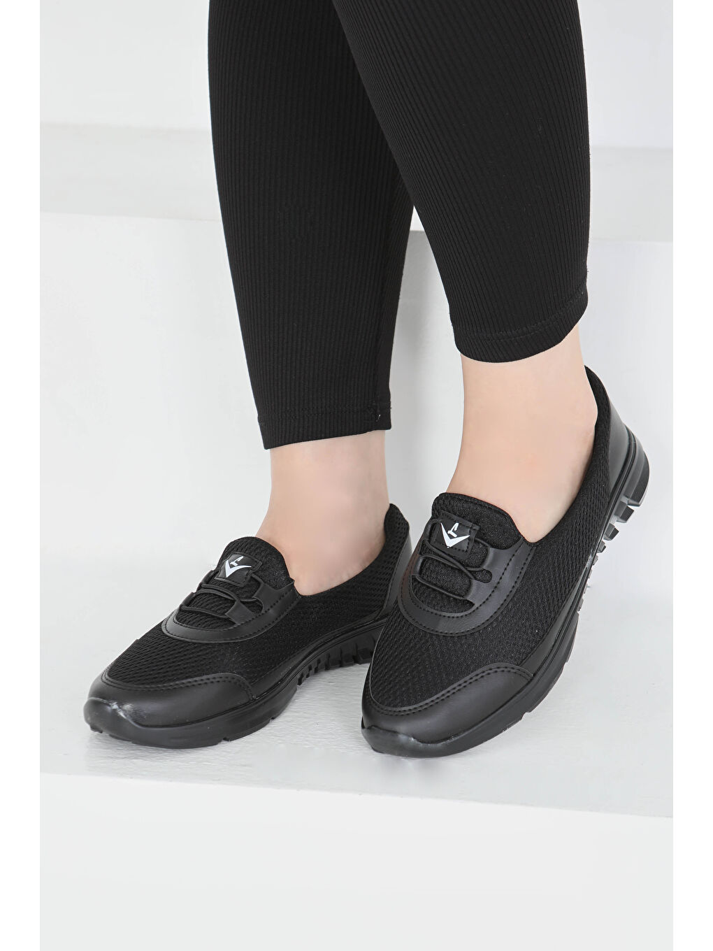 Kadın Siyah Lastikli File Babet - 27355-1