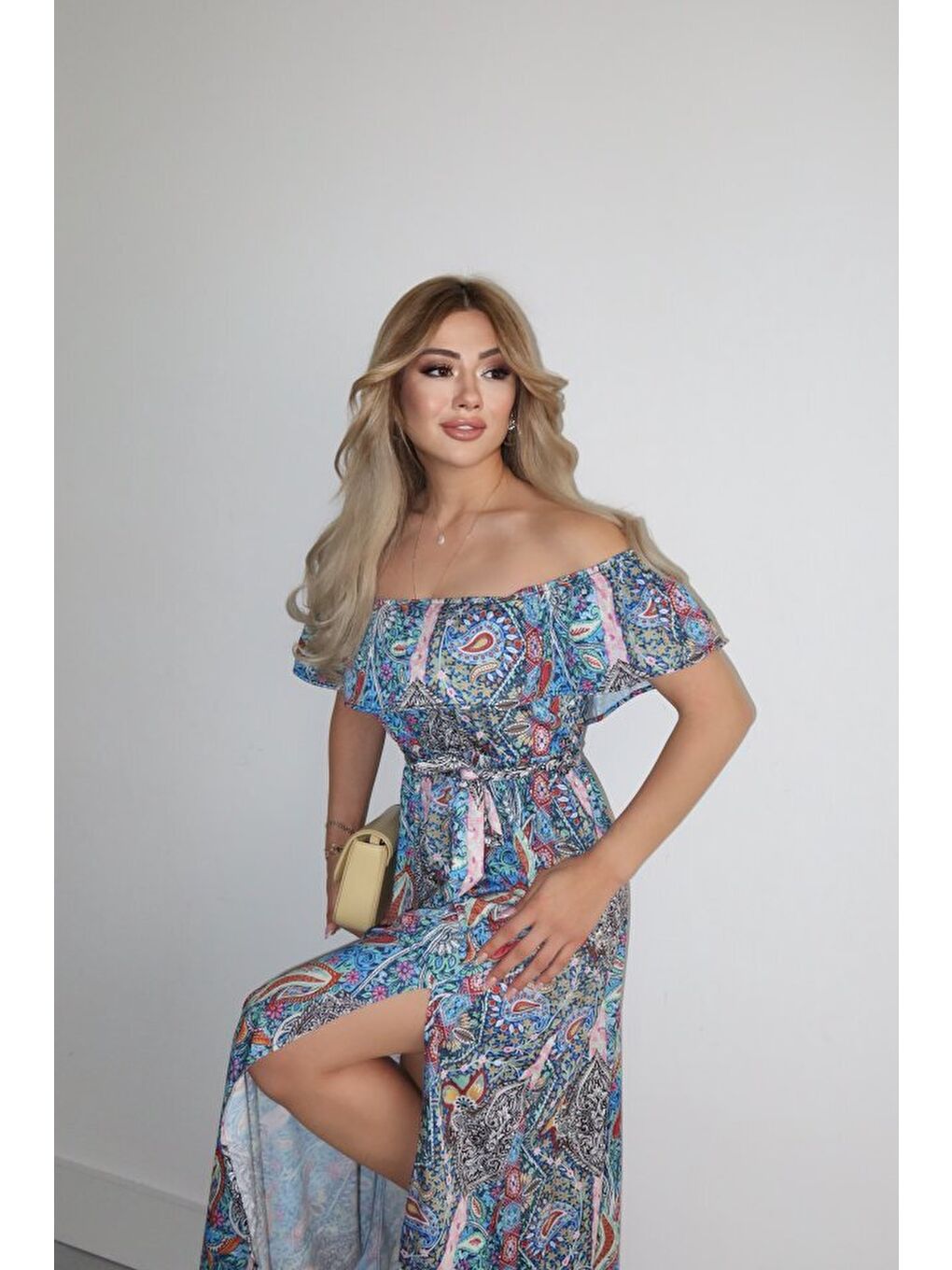 Mavi Kadın Kısa Kollu Madonna Yaka Fırfırlı Belden Yırtmaçlı Maksi Süprem Elbise