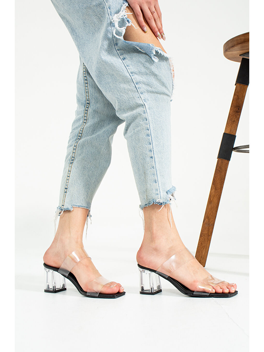 Siyah Şeffaf Bant Ve Topuk Detay Topuklu Ayakkabı-1