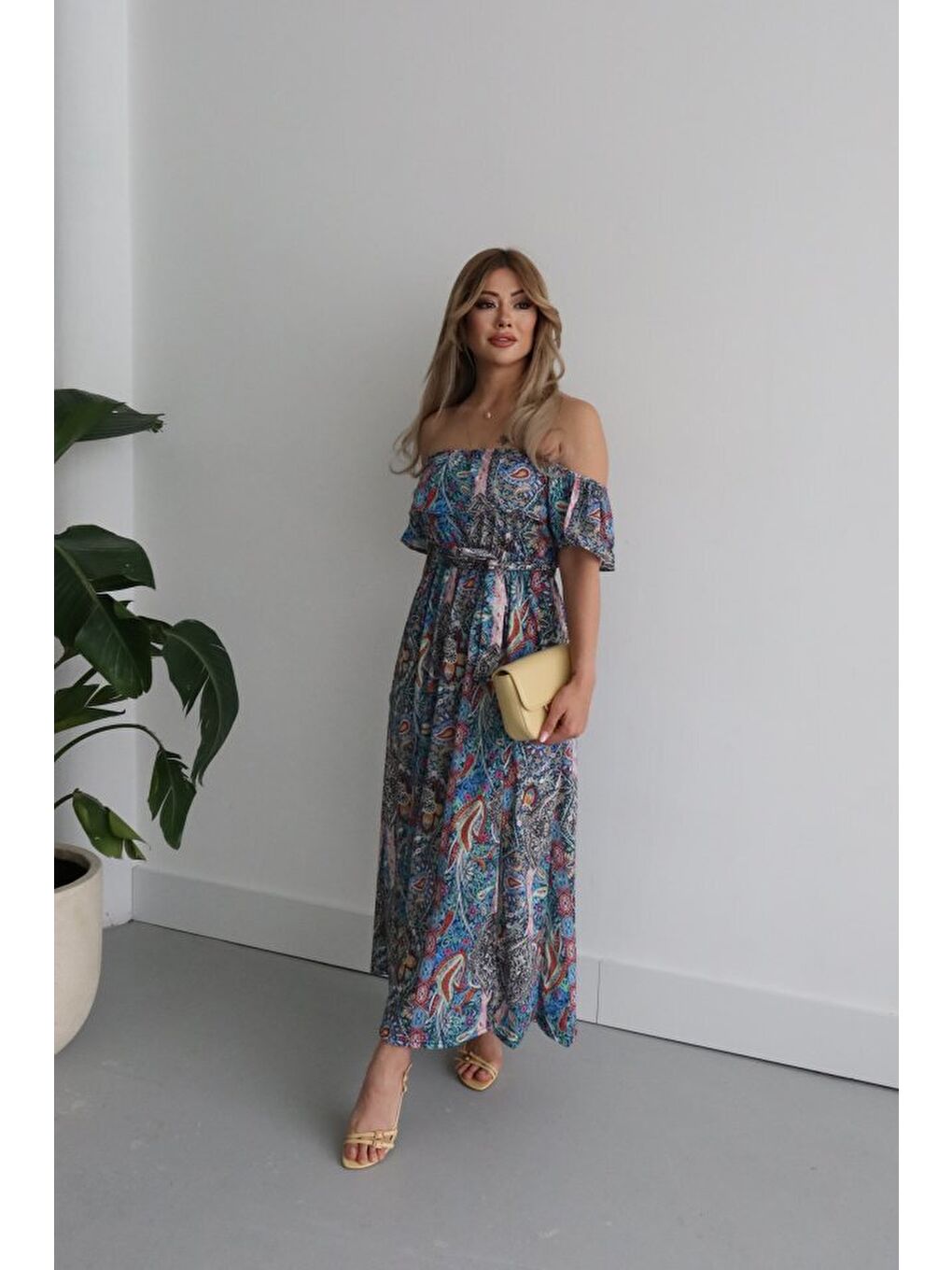 Mavi Kadın Kısa Kollu Madonna Yaka Fırfırlı Belden Yırtmaçlı Maksi Süprem Elbise-1