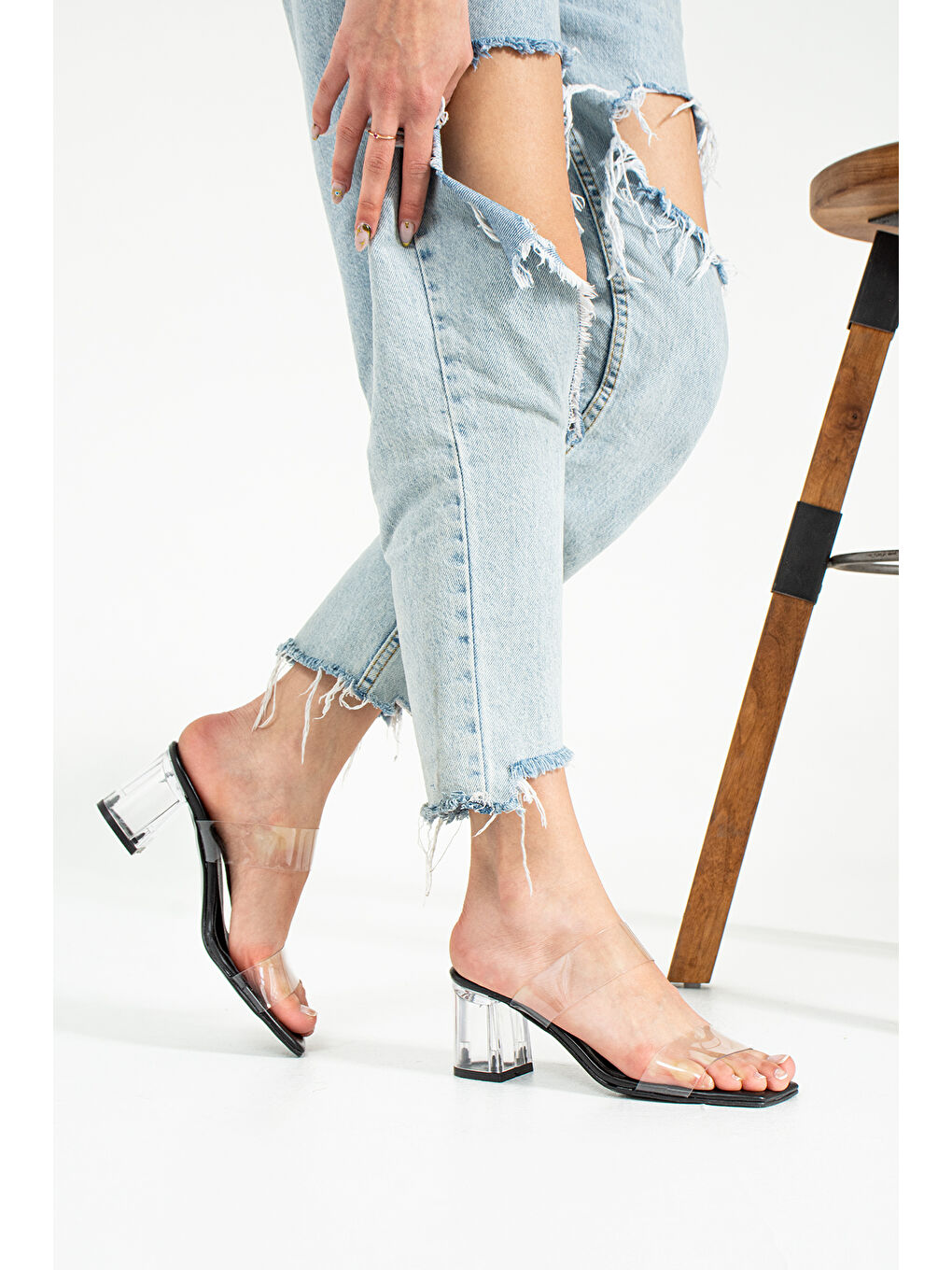 Siyah Şeffaf Bant Ve Topuk Detay Topuklu Ayakkabı-2