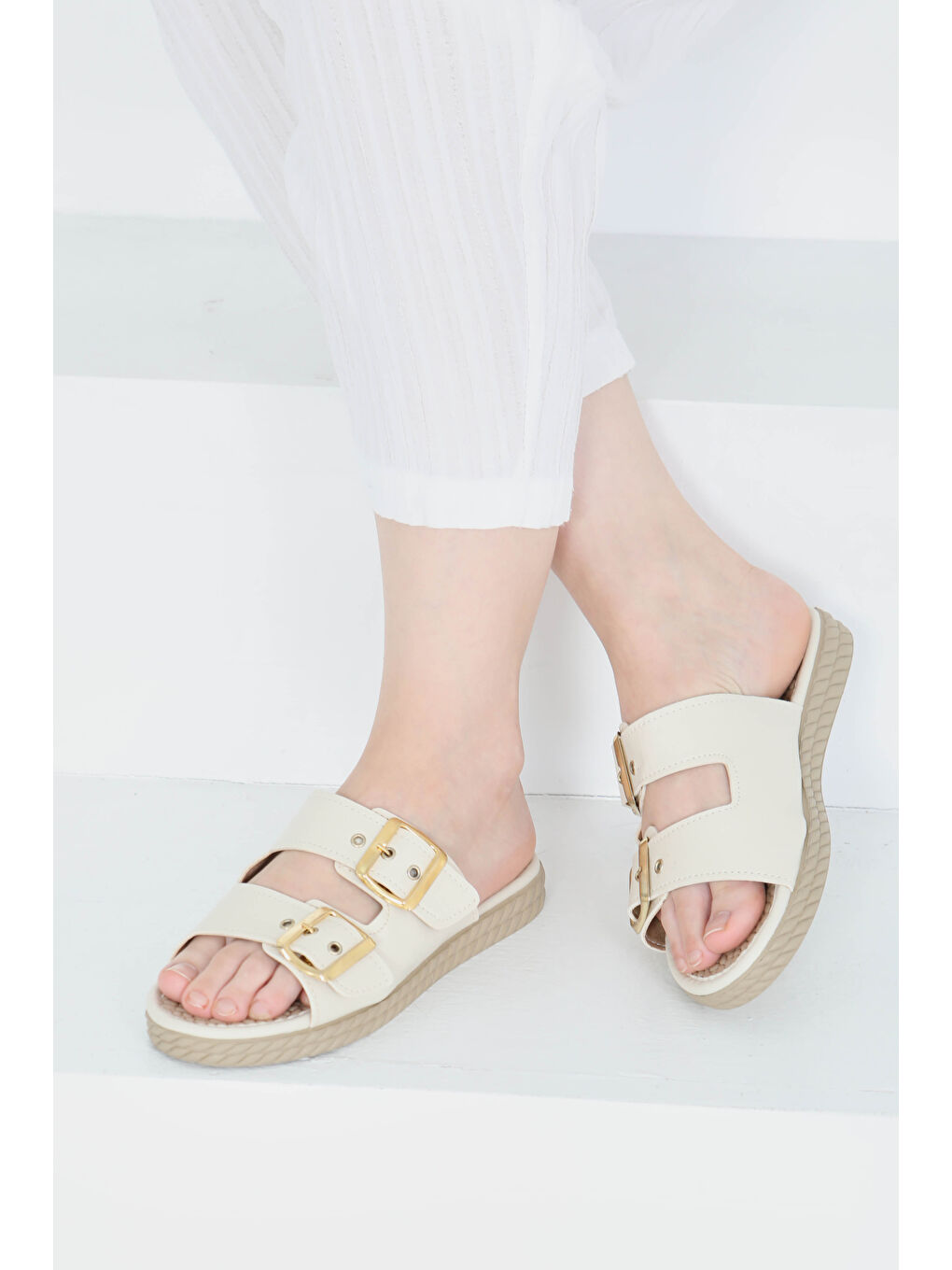 Ekru Kadın Krem Çift Tokalı Terlik - 27354-2