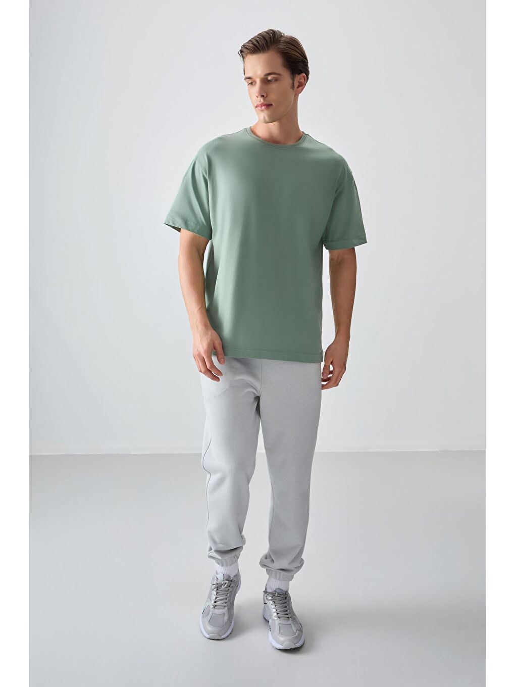 Air Jones Açık Yeşil %100 Pamuk Kalın Yumuşak Dokulu Oversize Fit Basic Erkek Tişört -88353 - 1
