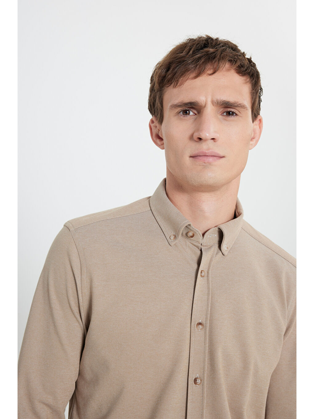 Bej Erkek Vizon Pamuklu Örme Slim Fit Dar Kesim Düğmeli Yaka Gömlek-3