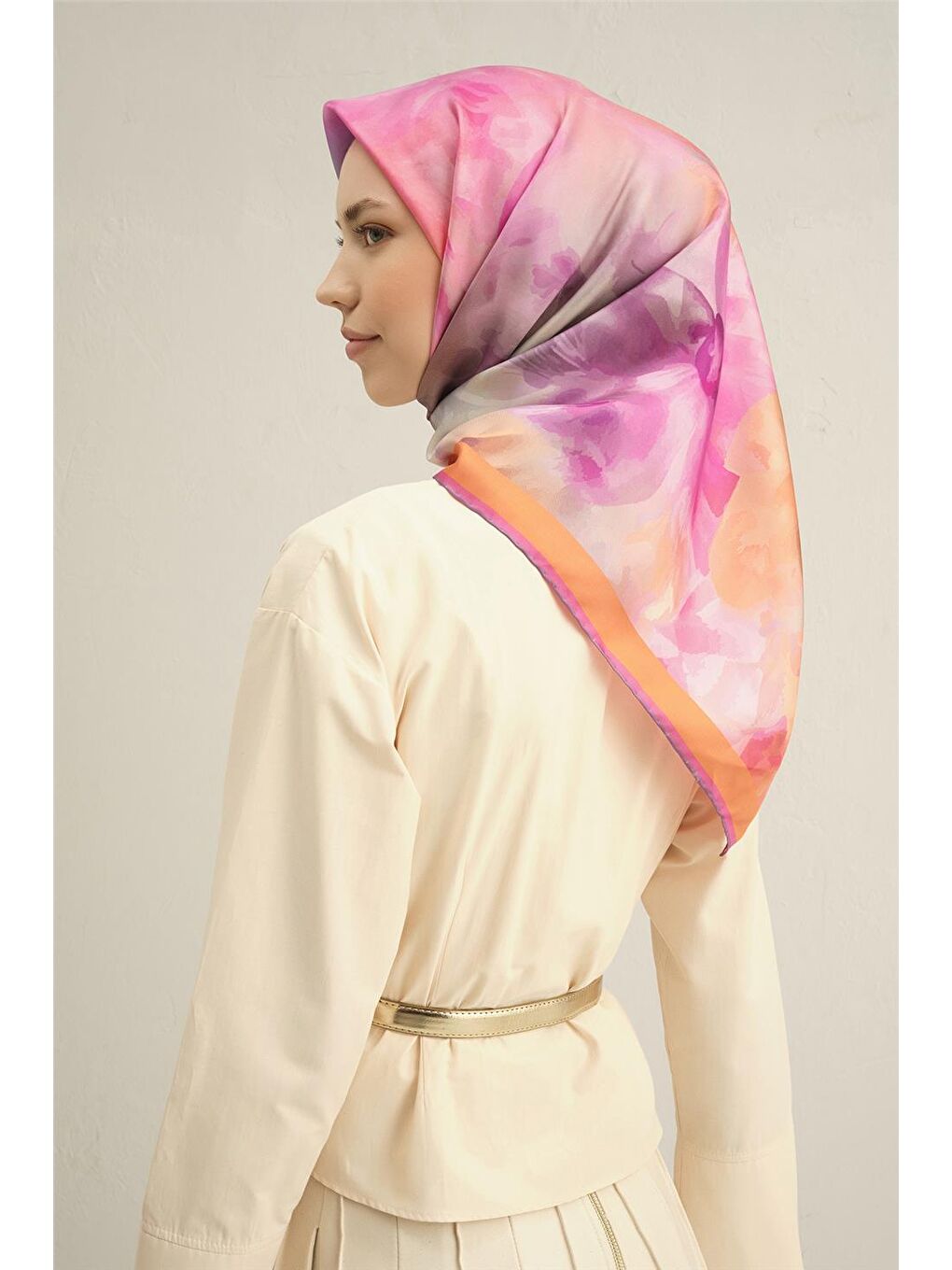 Pembe Çiçek Desenli Saf İpek Sura Eşarp 9310 84