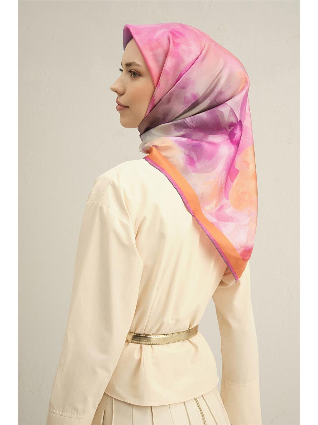 Pembe Çiçek Desenli Saf İpek Sura Eşarp 9310 84-1