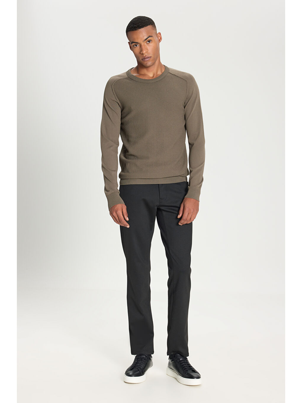 Erkek Haki Standart Fit Normal Kesim Bisiklet Yaka Jakarlı Triko Kazak-1