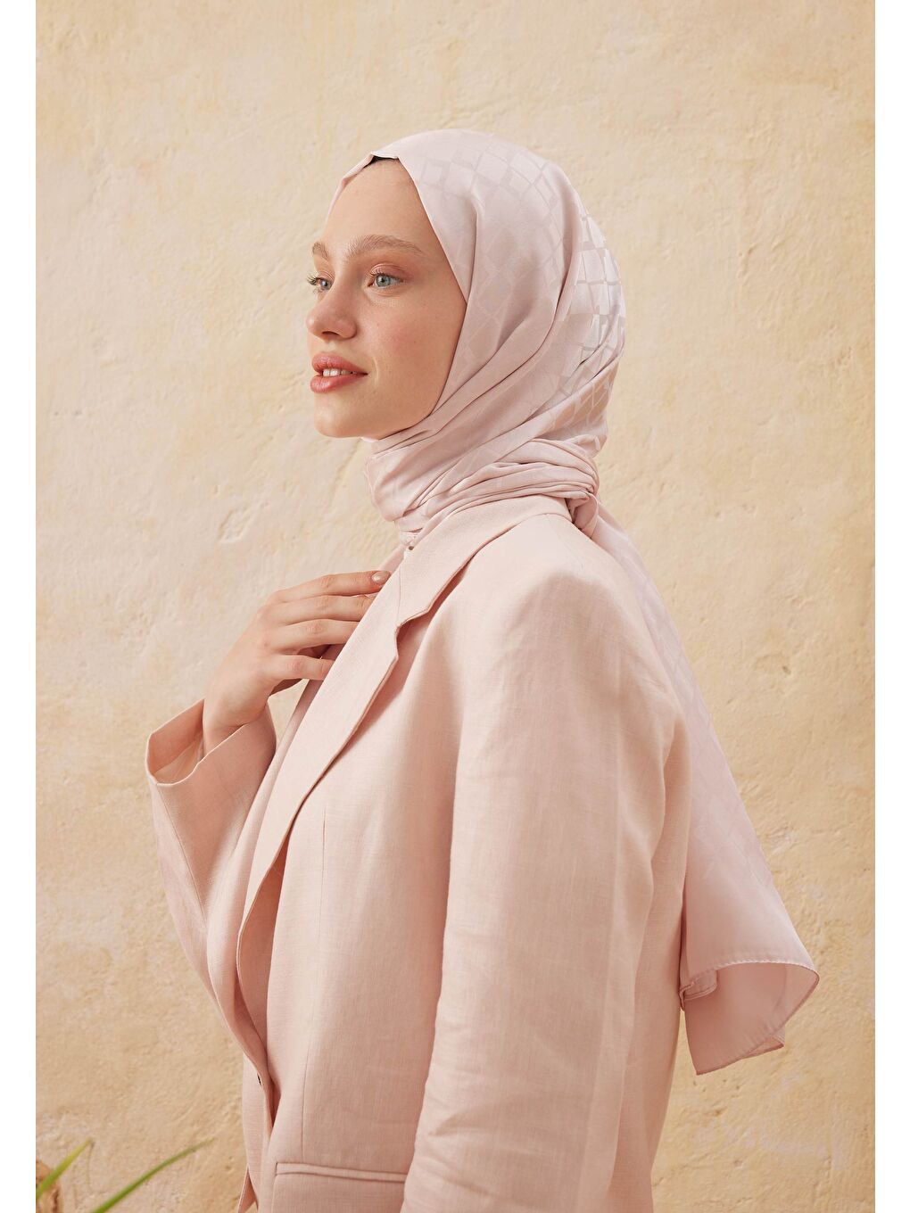 Pembe Dıamond Jakarlı Şal Pudra-2