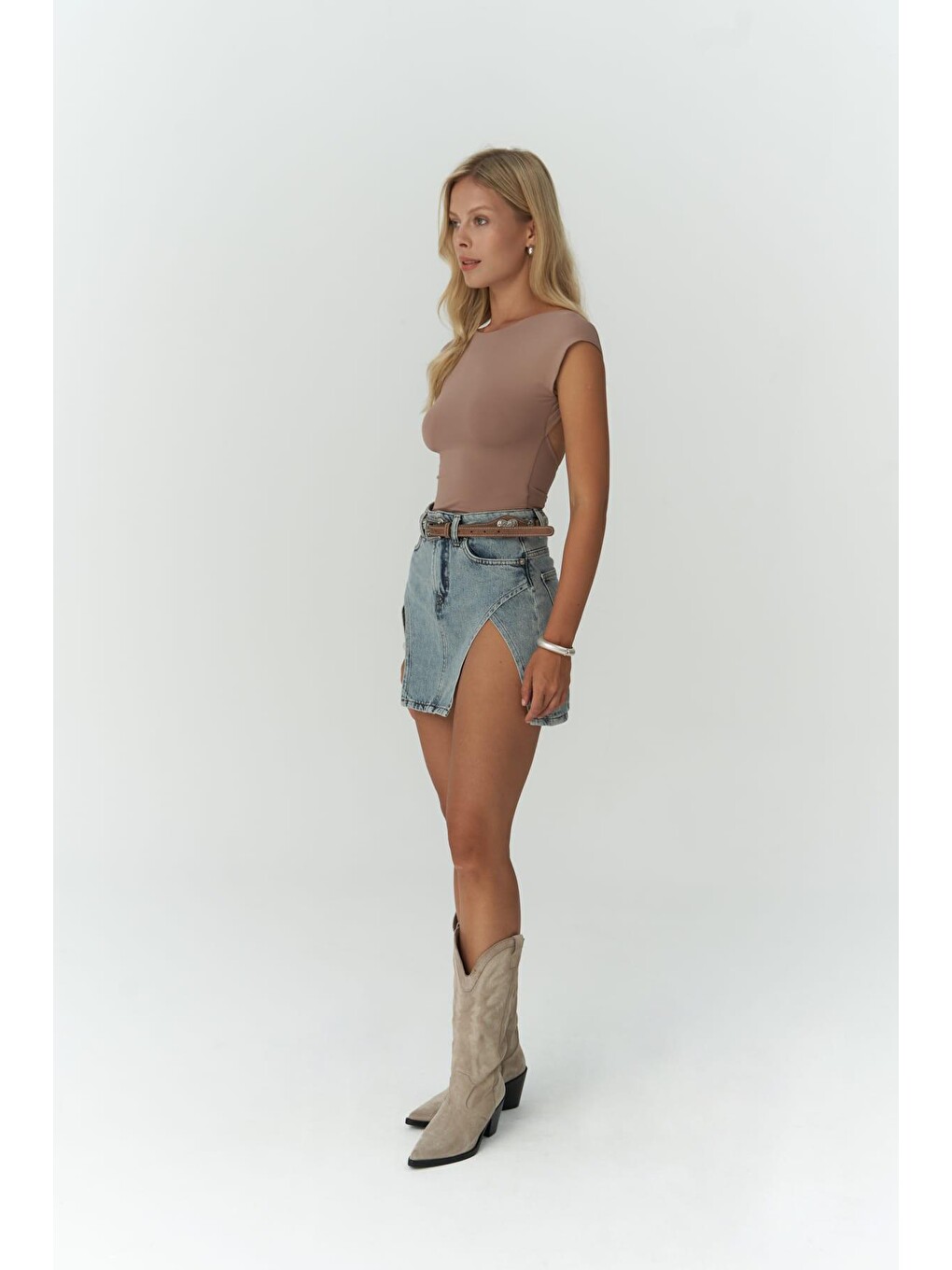 Bej Nives Sırt Dekolteli Vizon Crop Bluz-2