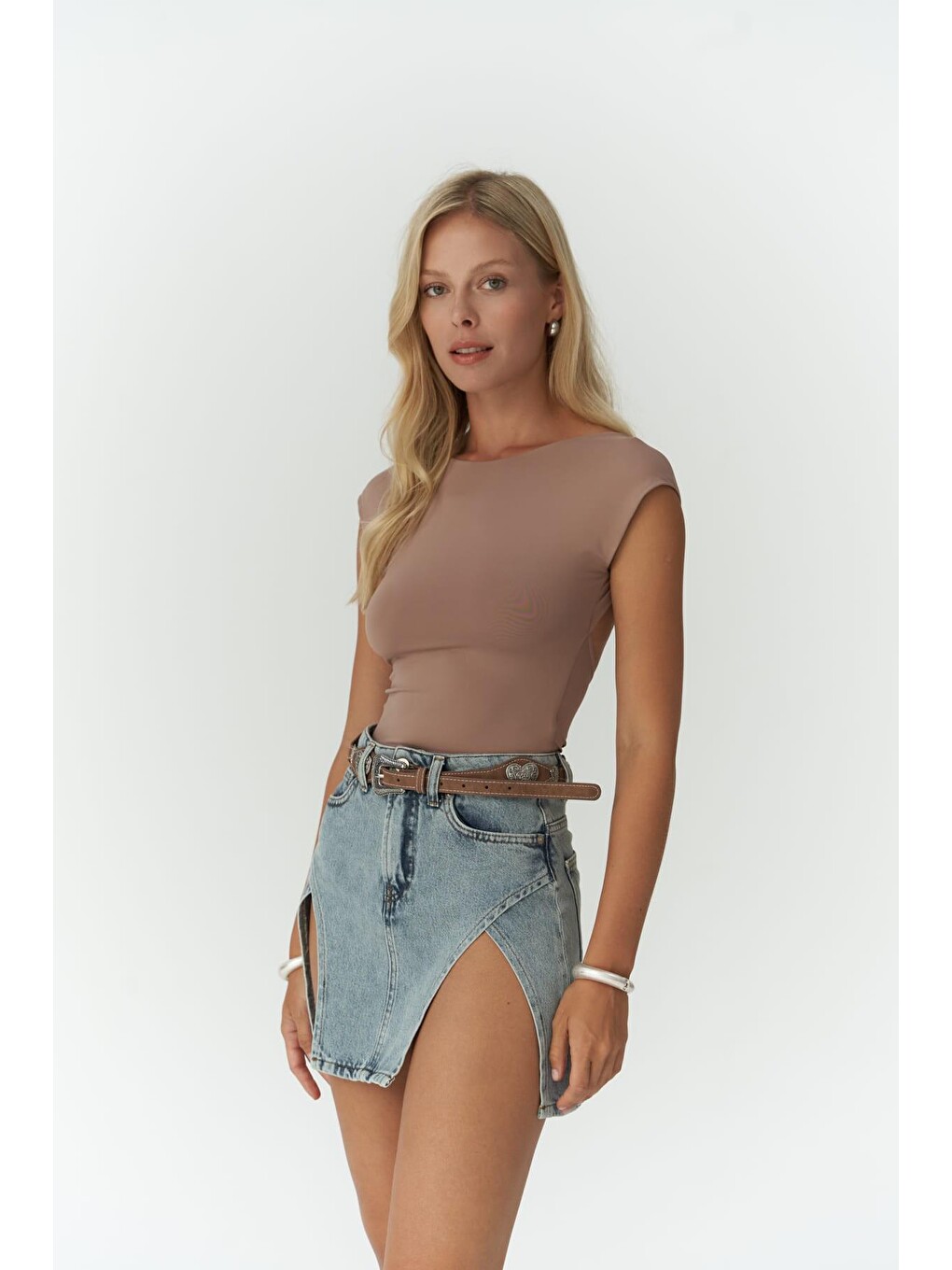 Bej Nives Sırt Dekolteli Vizon Crop Bluz-3