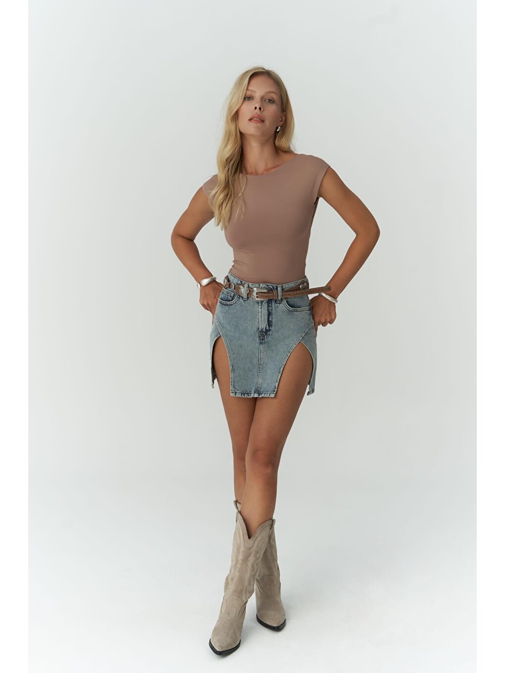 Bej Nives Sırt Dekolteli Vizon Crop Bluz-4
