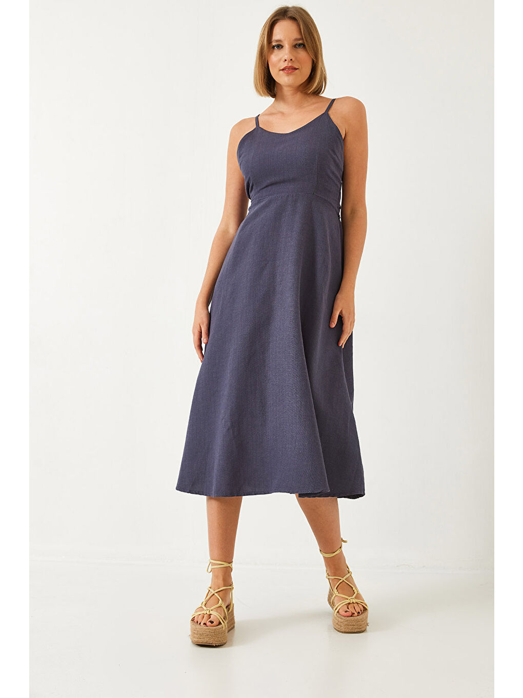 Gri Kadın Arkadan Bağlamalı İp Askılı Keten Elbise-1