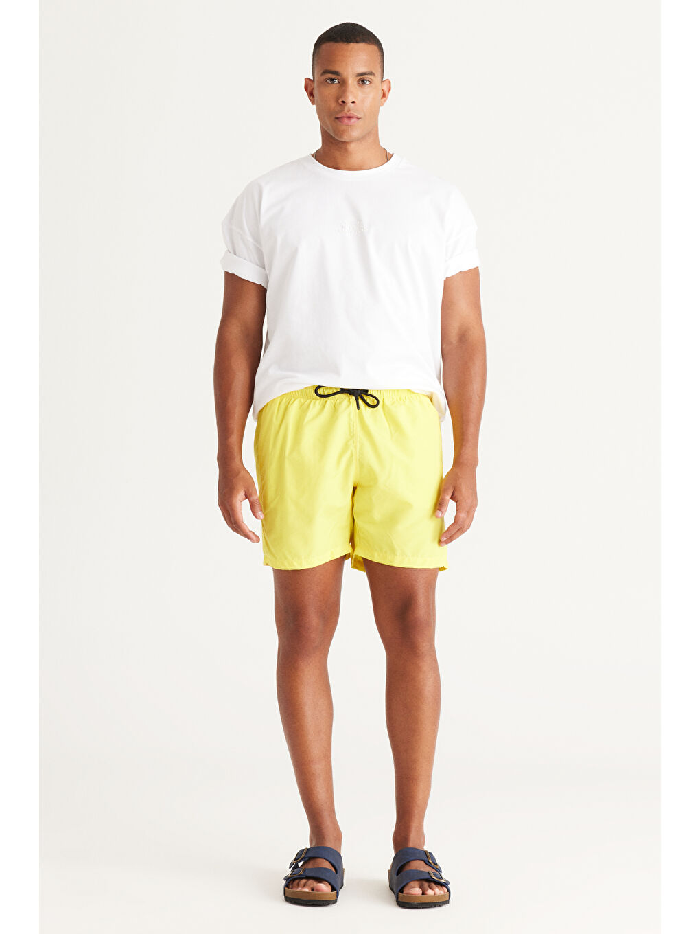 Erkek Sarı Normal Kesim Cepli Hızlı Kuruyan Deniz Şortu