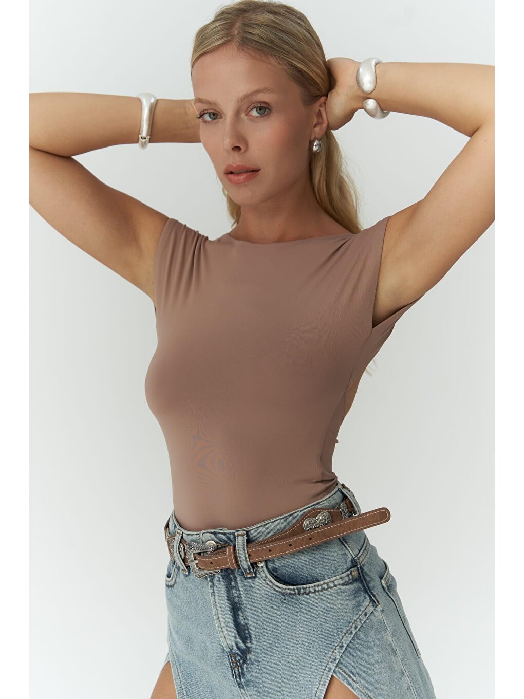 Bej Nives Sırt Dekolteli Vizon Crop Bluz-6