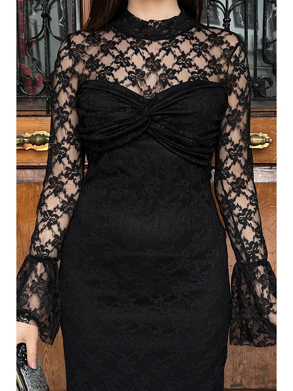 Siyah Kadın Güpürlü Göğüs Düğüm Detaylı Astarlı Elbise-2