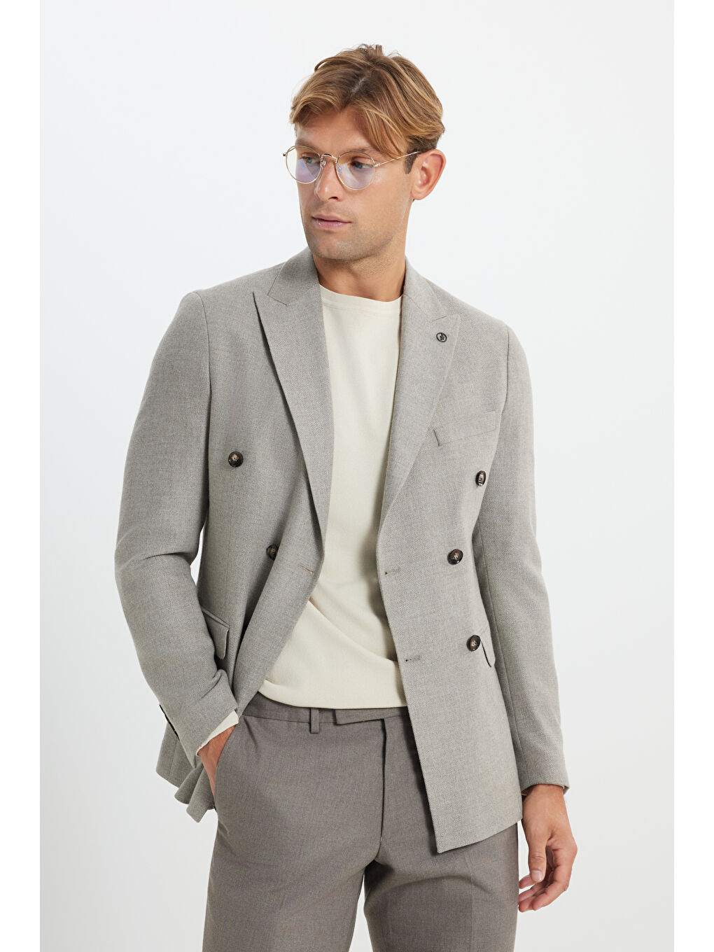 Bej Erkek Vizon Yünlü Slim Fit Dar Kesim Kırlangıç Yaka Kapak Cepli Blazer Ceket-3