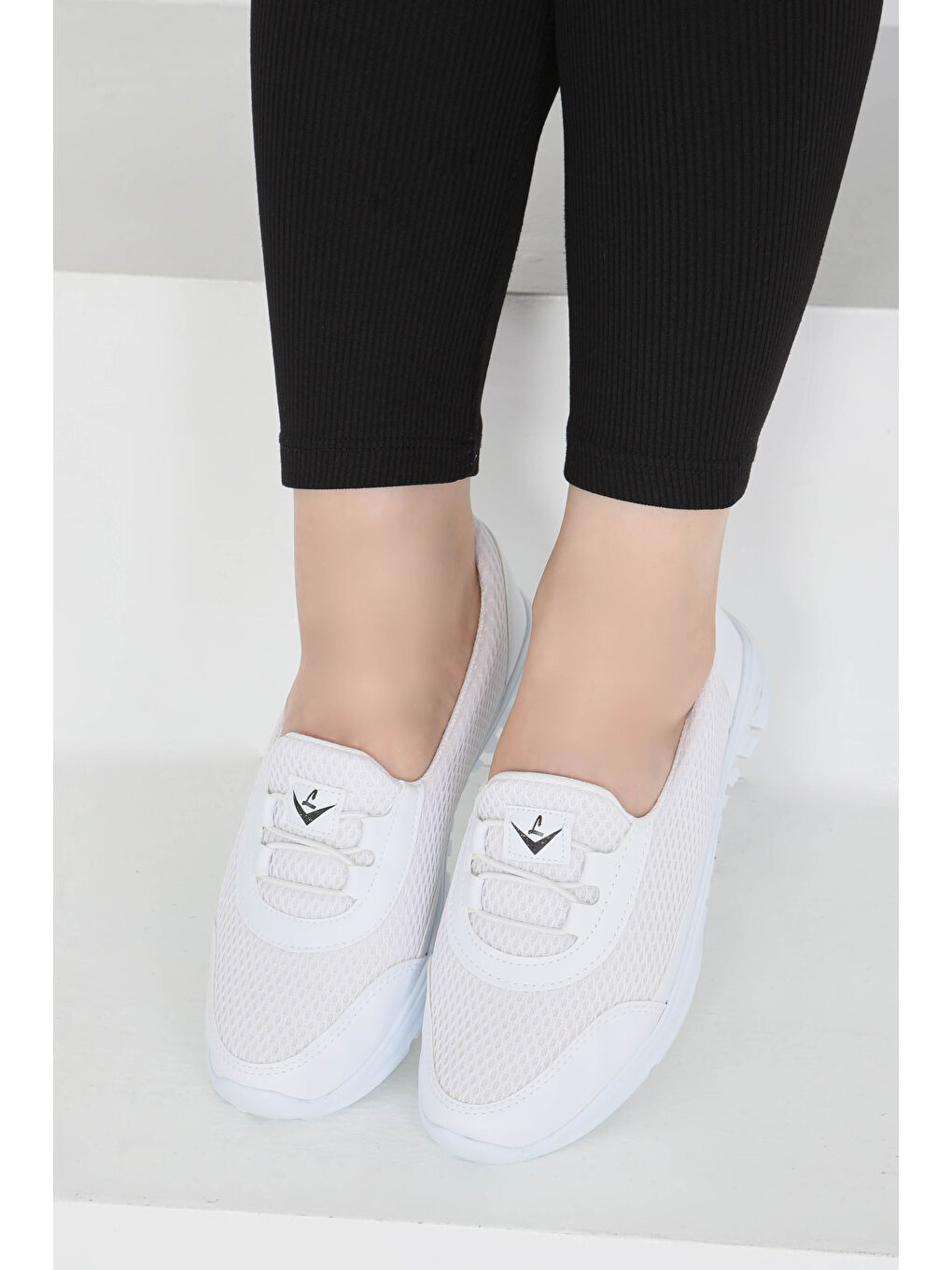 Kadın Beyaz Lastikli File Babet - 27355-2