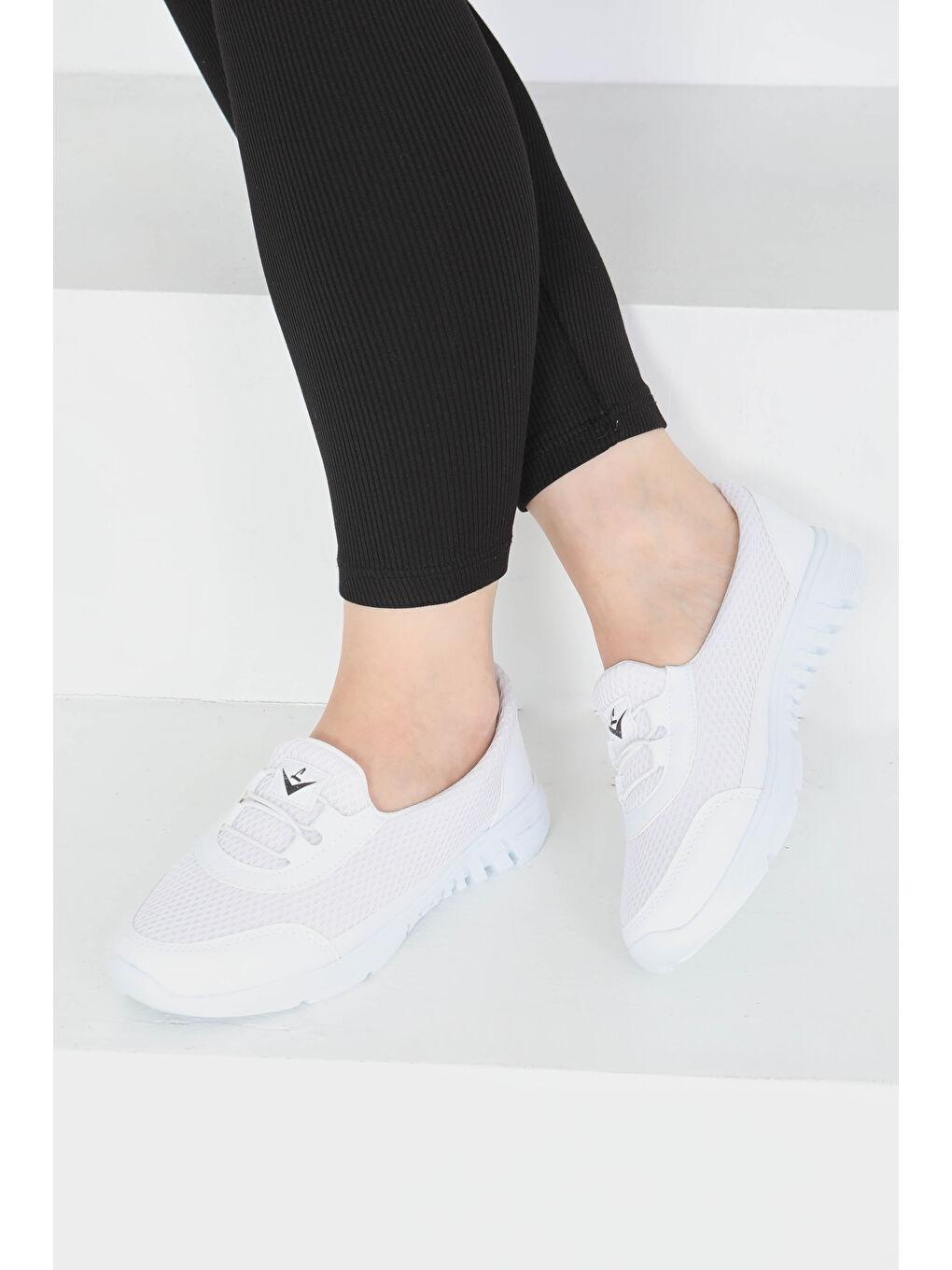 Kadın Beyaz Lastikli File Babet - 27355-4