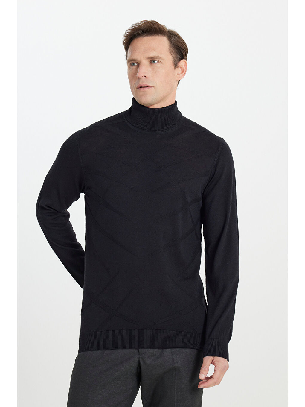 Erkek Siyah Sıcak Tutan Standart Fit Normal Kesim Tam Balıkçı Yaka Jakarlı Yünlü Triko Kazak