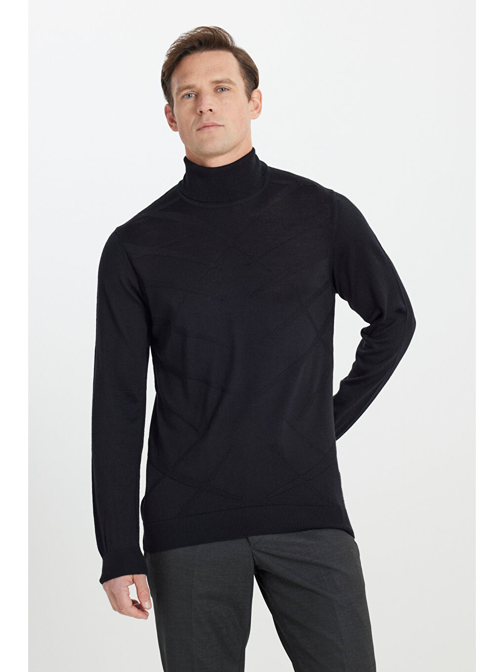 Erkek Siyah Sıcak Tutan Standart Fit Normal Kesim Tam Balıkçı Yaka Jakarlı Yünlü Triko Kazak-2