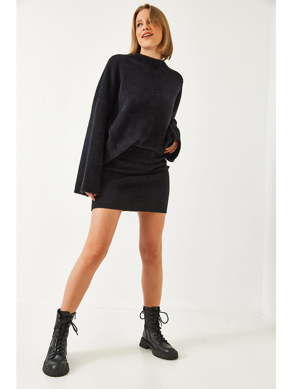 Siyah Kadın Etekli Triko Alt Üst Takım