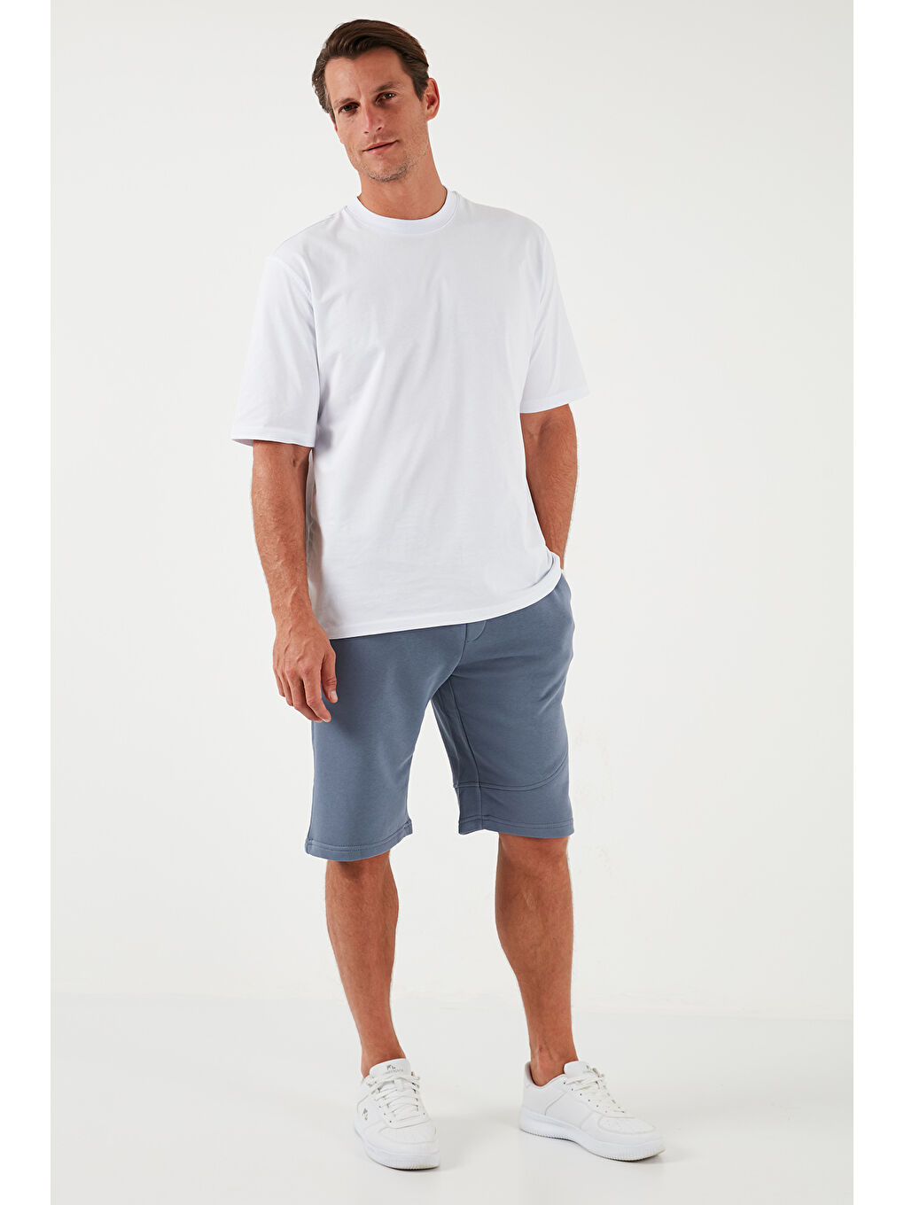 Siyah Pamuklu Regular Fit Normal Bel Cepli 3'lü Paket Şort 5908041S3-4