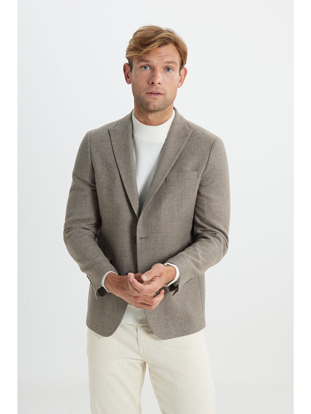 Bej Erkek Vizon Yünlü Regular Fit Normal Kesim Kırlangıç Yaka Kapak Cepli Ceket-7